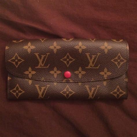 louis vuitton wallet red button